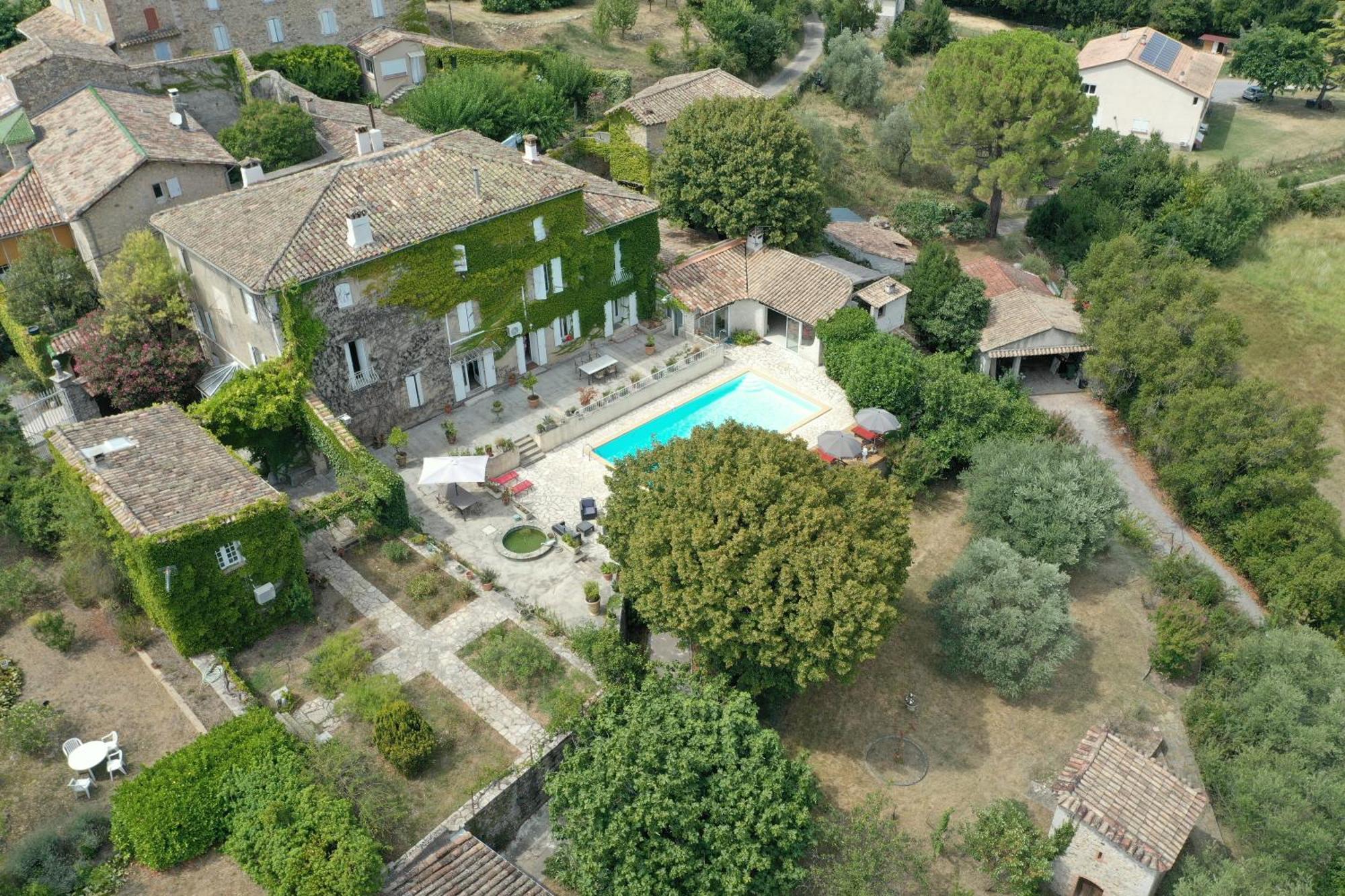 Le Domaine Du Soulier -Gite Et Chambres D'Hotes - La Maison Du Gardien Tornac Dış mekan fotoğraf