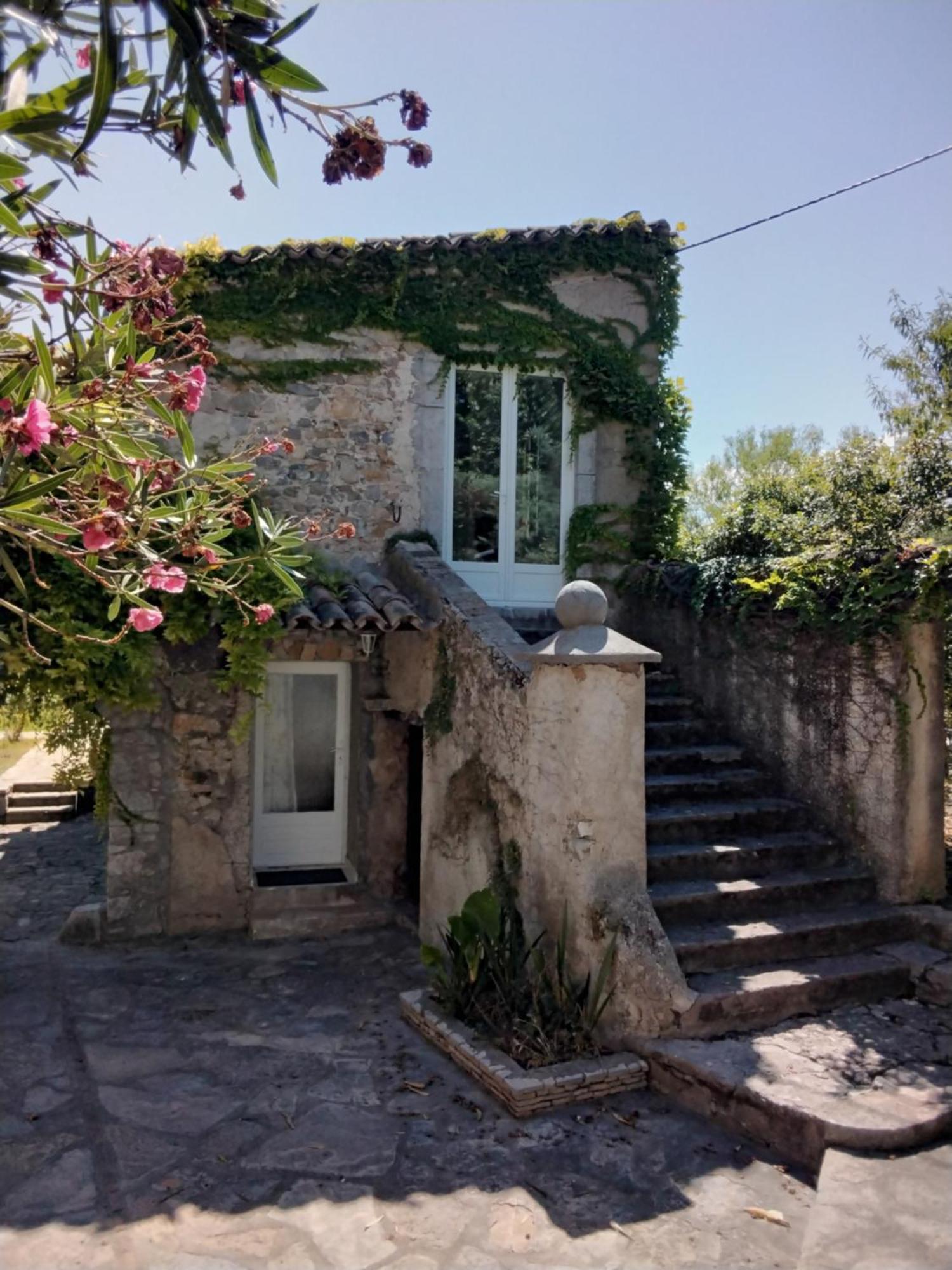 Le Domaine Du Soulier -Gite Et Chambres D'Hotes - La Maison Du Gardien Tornac Dış mekan fotoğraf
