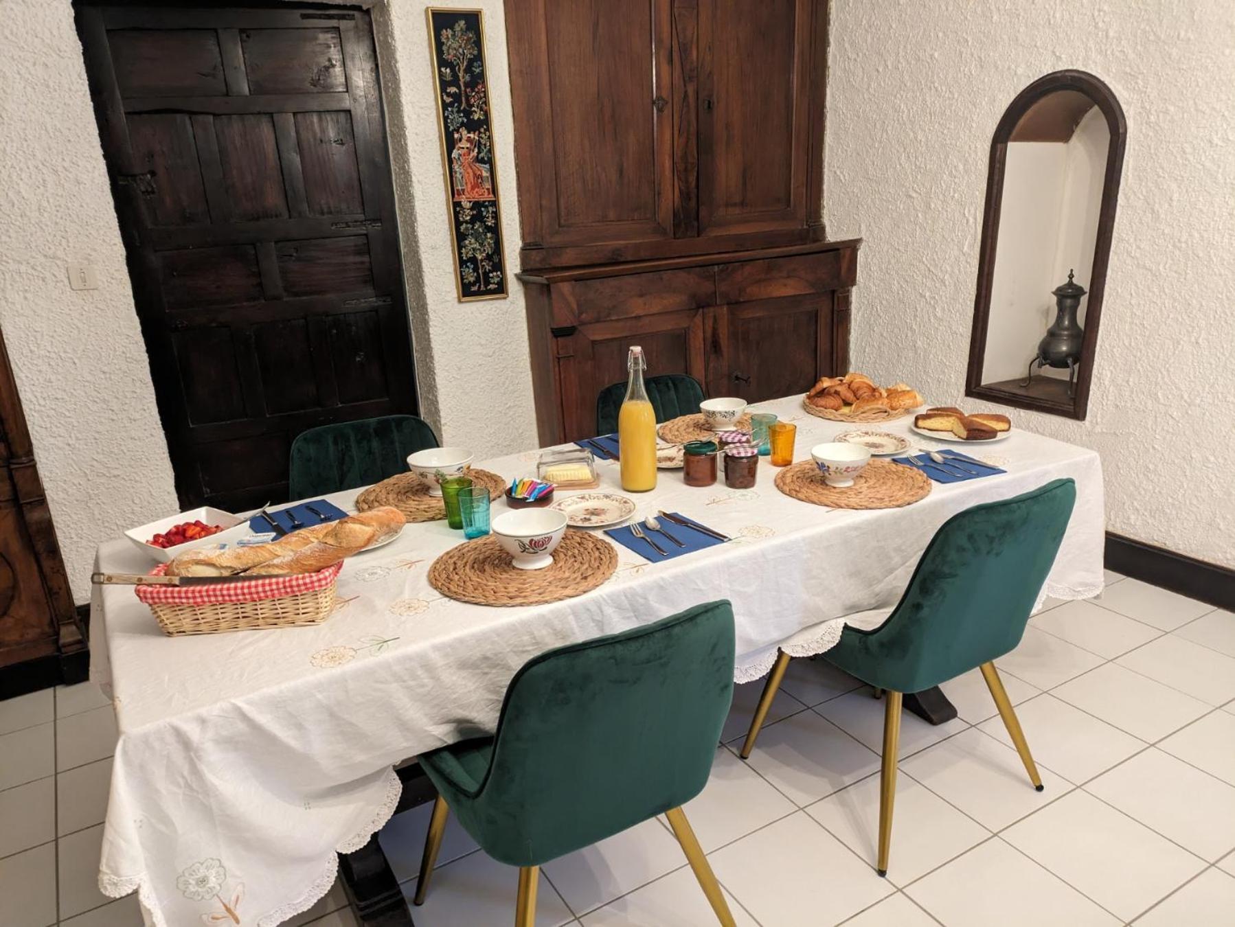 Le Domaine Du Soulier -Gite Et Chambres D'Hotes - La Maison Du Gardien Tornac Dış mekan fotoğraf