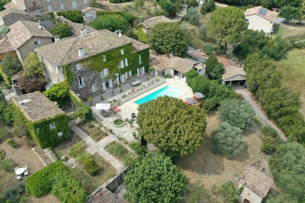 Le Domaine Du Soulier -Gite Et Chambres D'Hotes - La Maison Du Gardien Tornac Dış mekan fotoğraf