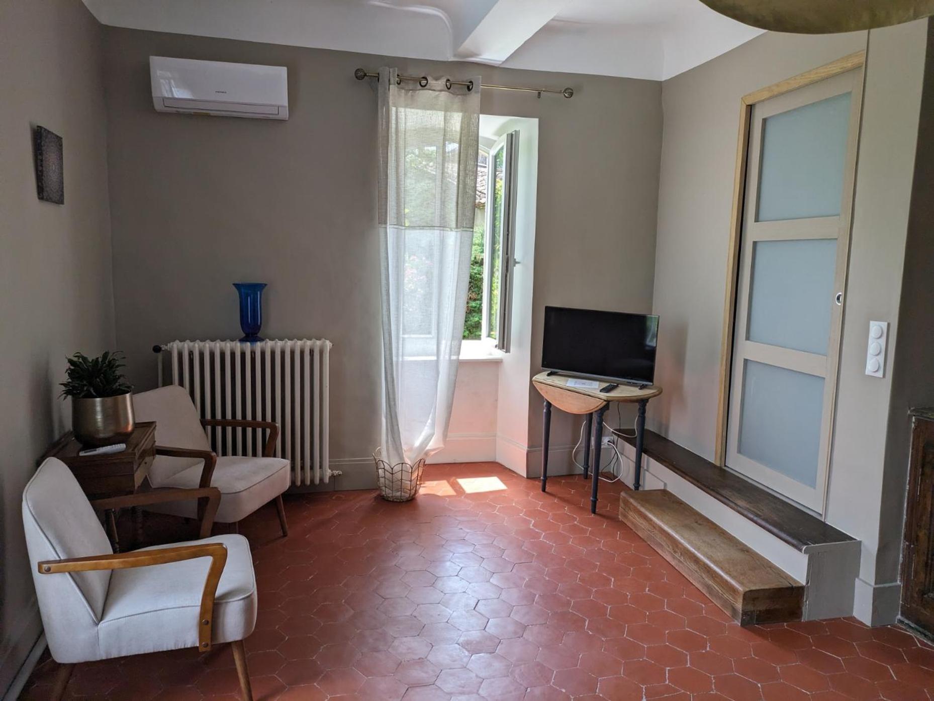 Le Domaine Du Soulier -Gite Et Chambres D'Hotes - La Maison Du Gardien Tornac Dış mekan fotoğraf